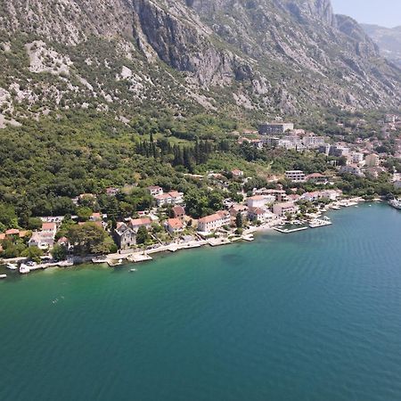 Montenegro Apartments - Private Beach Cattaro Esterno foto