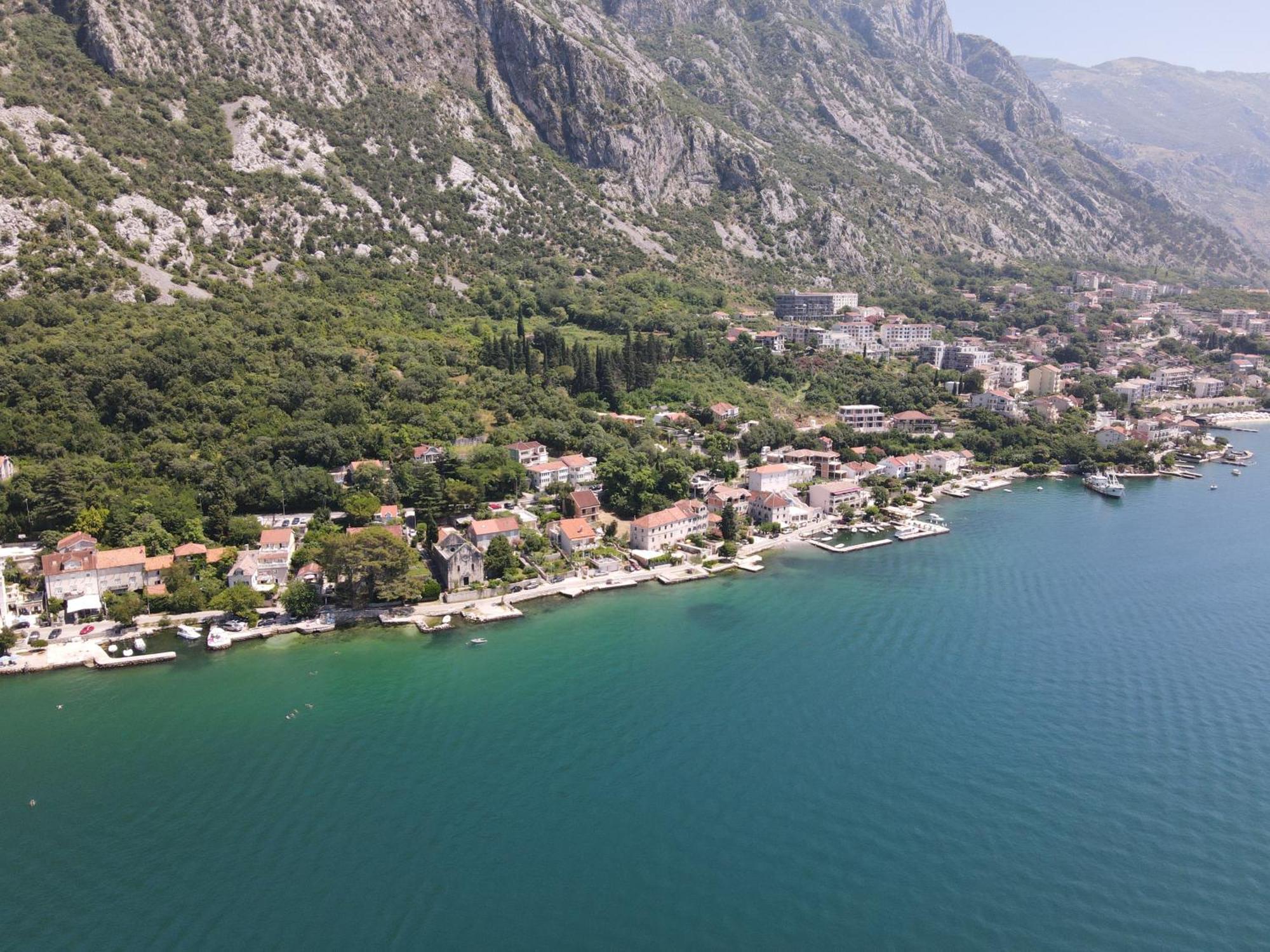 Montenegro Apartments - Private Beach Cattaro Esterno foto